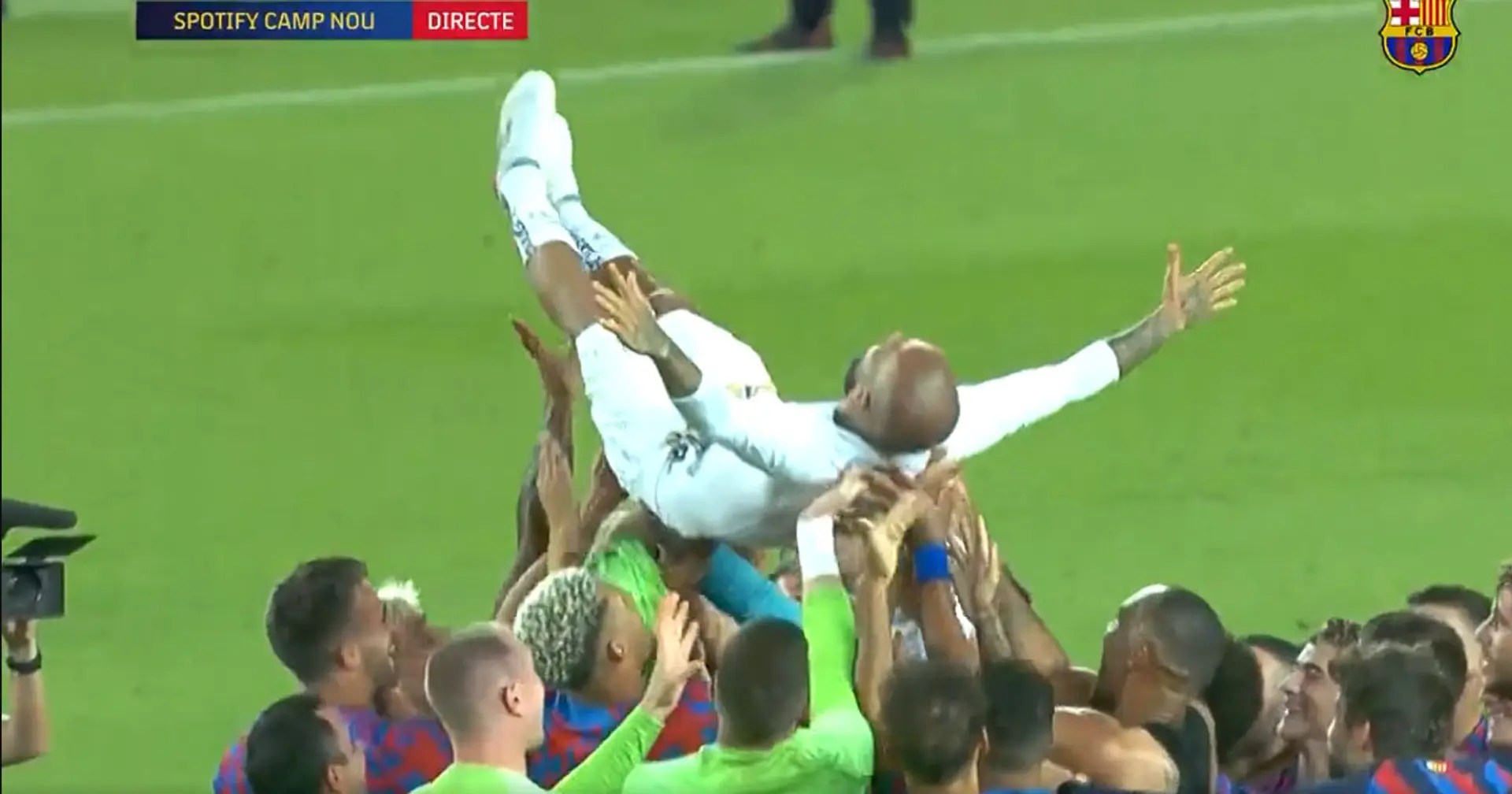 132f48af af3c 43ef 990b d3f5e59612e0?width=1920&quality=75 Barca players celebrate Dani Alves greatness with touching act