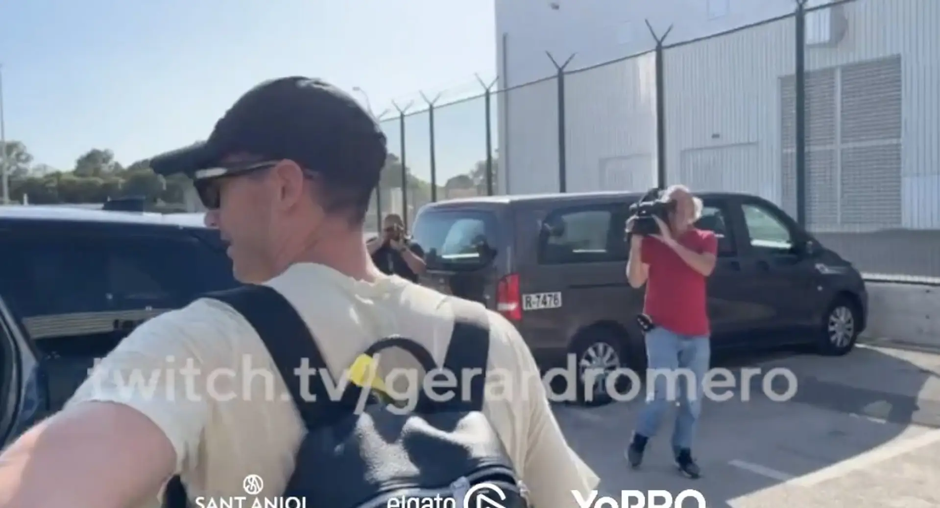 Lewandowski arrives in Spain 