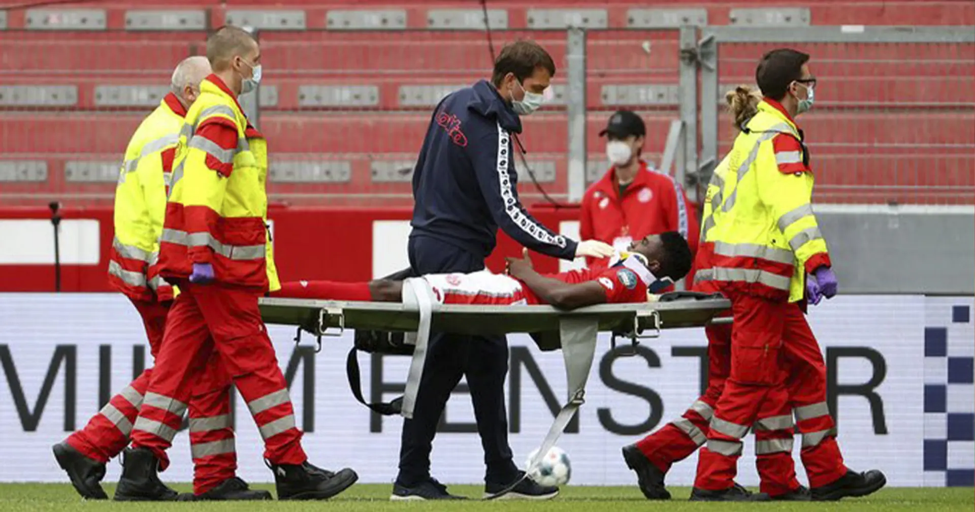 Reds' loanee at Mainz Taiwo Awoniyi suffers nasty clash in Augsburg defeat, taken to hospital