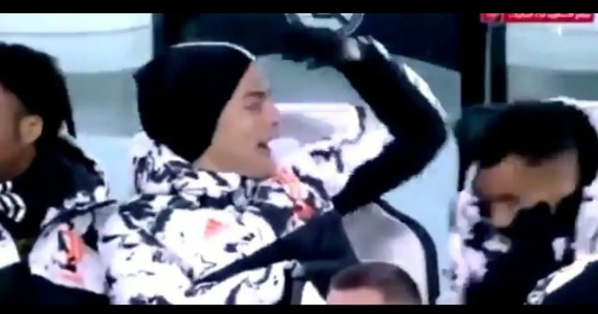 Anche dalla panchina Dybala sostiene i suoi compagni: scenetta divertente durante Juve-Dinamo Kiev