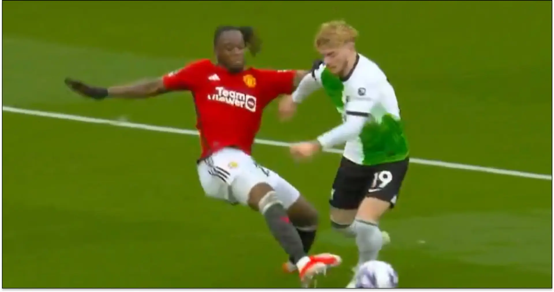 'Absolute joke': Man United fans accuse Elliott of diving for penalty 