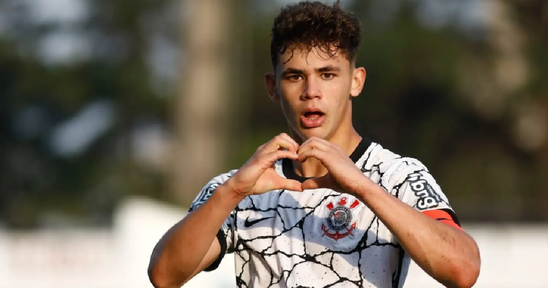 Chelsea submit bid for 17-year-old Corinthians midfielder (reliability: 5 stars)