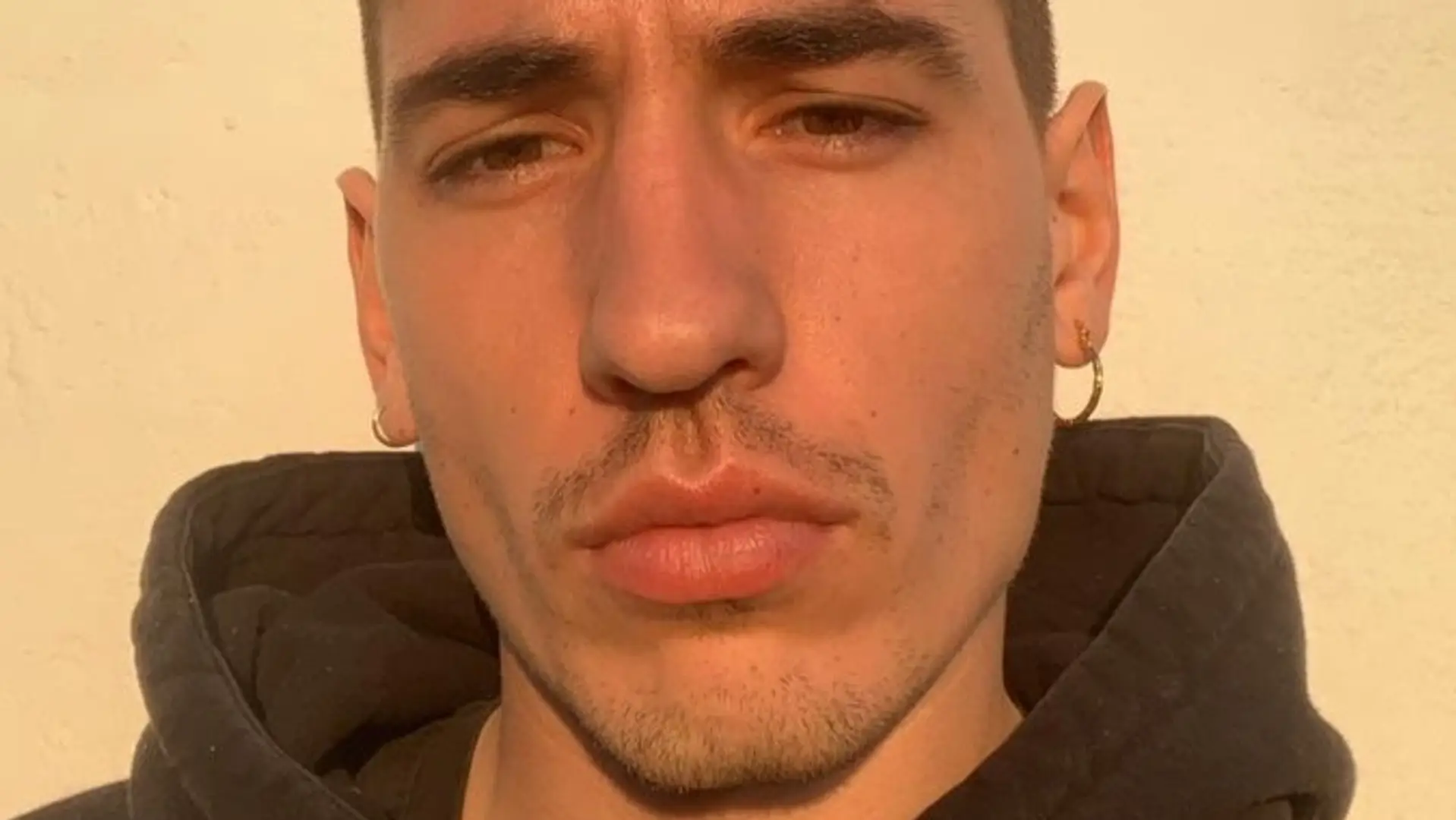 Hector Bellerin Joins the Trend And Shaves His Head