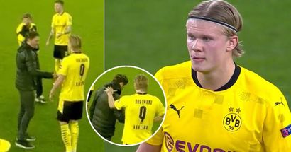Incredibile momento tra Erling Haaland e l'allenatore del Borussia Dortmund ripreso dalla telecamera