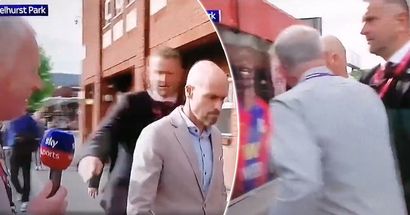 Erik ten Hag gets harrassed by Sky Sports reporter after Palace defeat