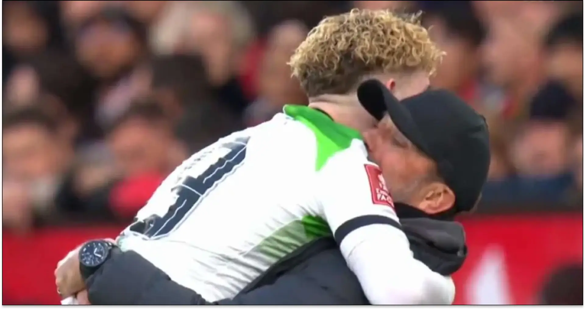 Elliott hugs Klopp to celebrate scoring v Man United