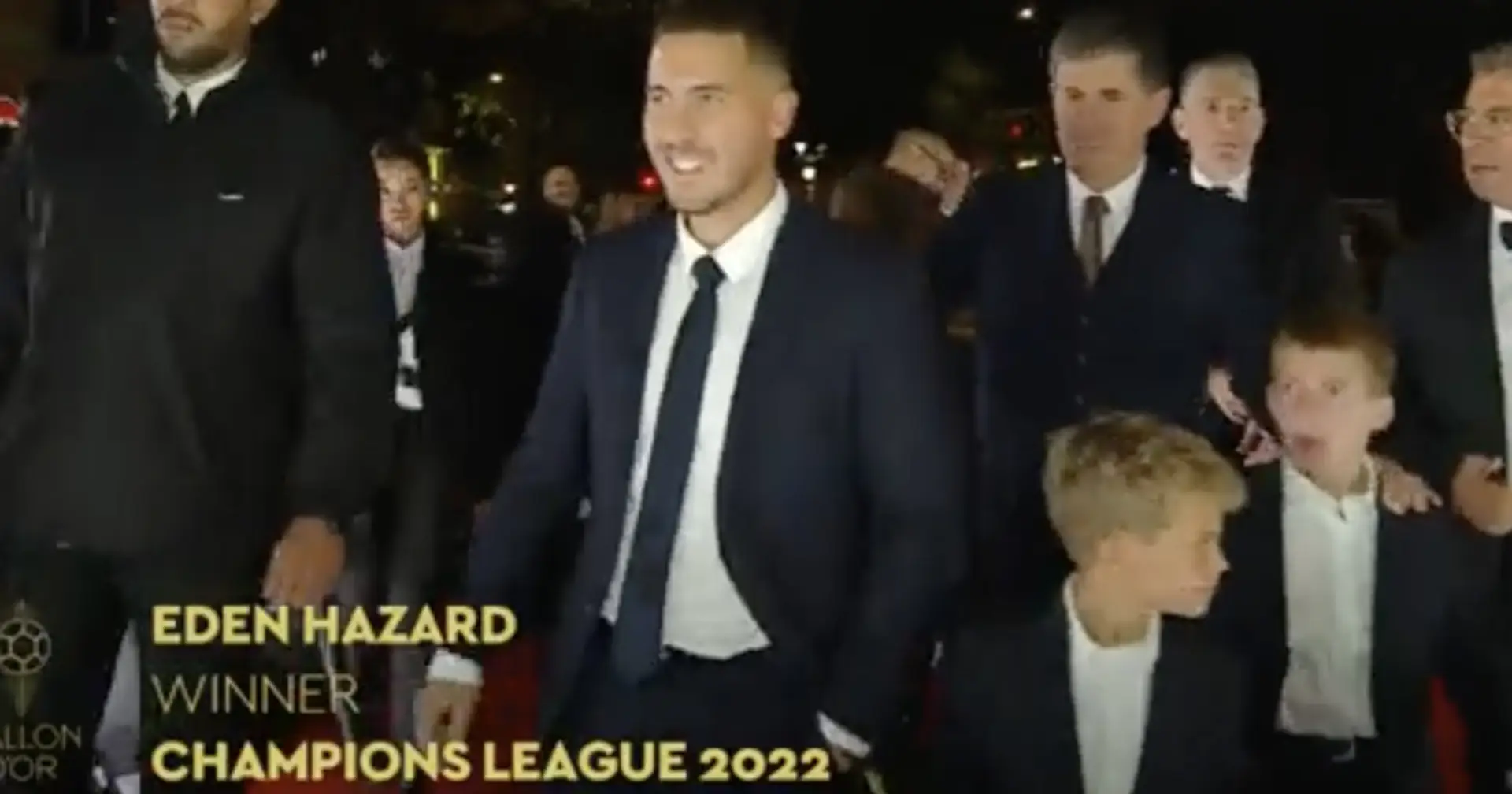 Hazard aperçu au gala du Ballon d'Or, il est décrit comme "vainqueur de la Ligue des Champions"