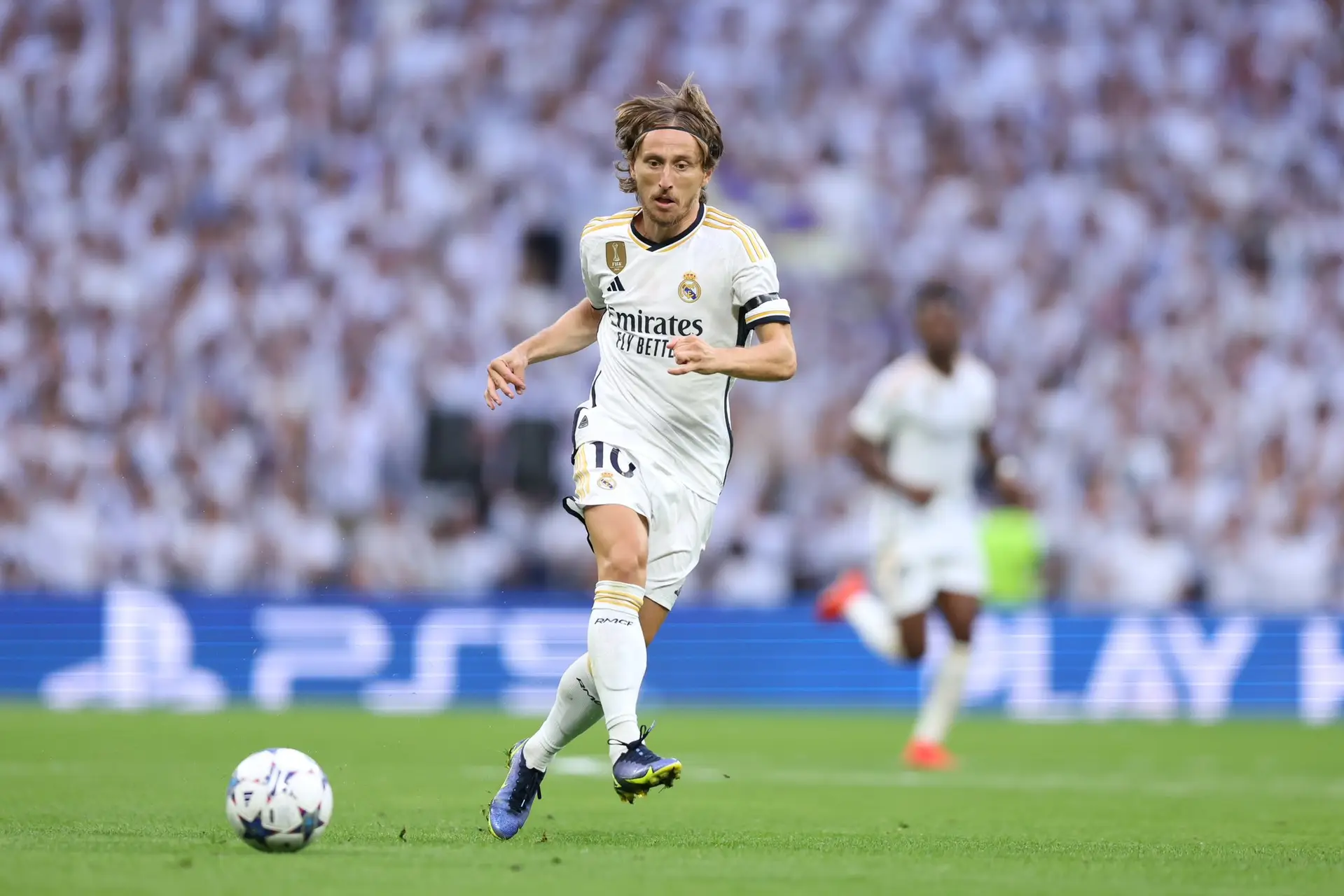⚪️🇭🇷 Fair to mention how Luka Modrić entered in the most difficult moment for Real Madrid during el Clásico… and then the game changed.