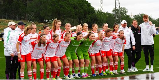 FCB-Frauen : U17 erfolgreich bei internationalem Turnier in Spanien