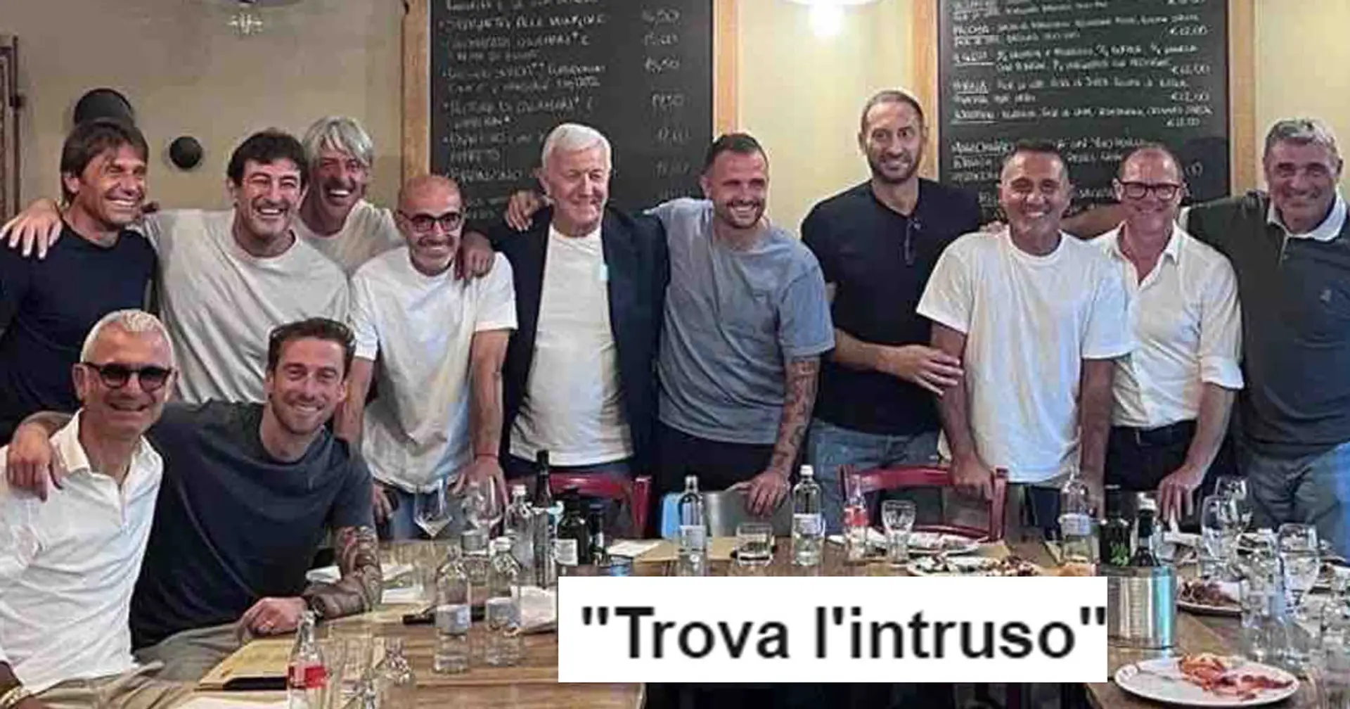 "Trova l'intruso", la foto delle leggende della Juventus scatena l'ironia dei tifosi Bianconeri sui social