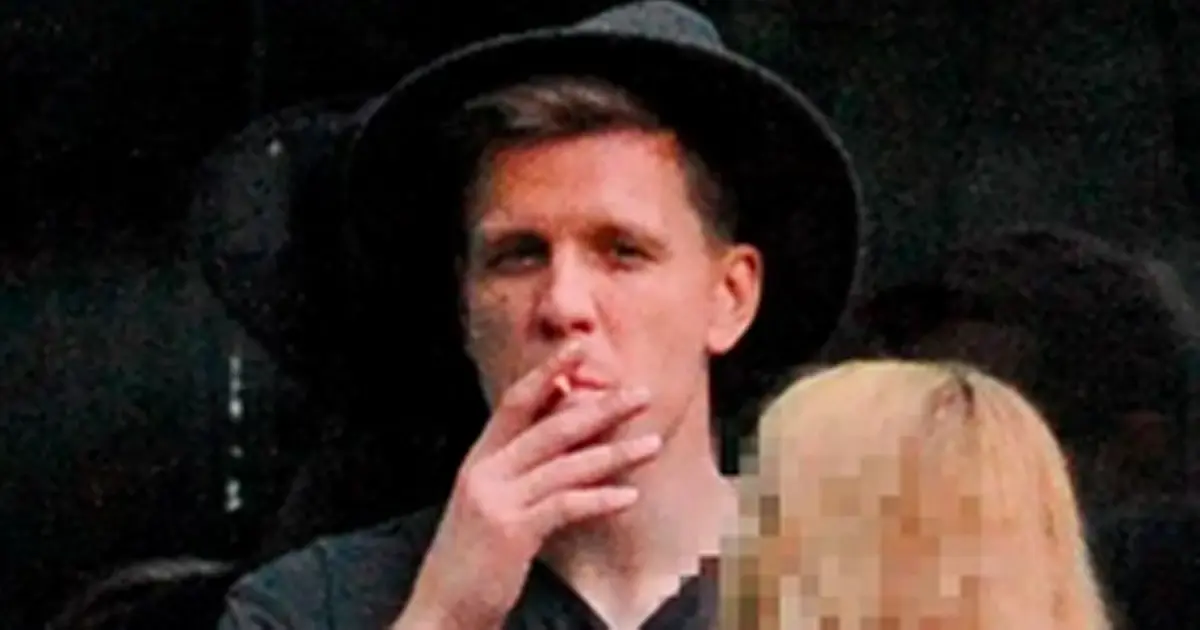 wojciech szczęsny smoking cigarettes Wojciech Szczesny still smokes 'occasionally' – his psychologist allows him  to do it - Football