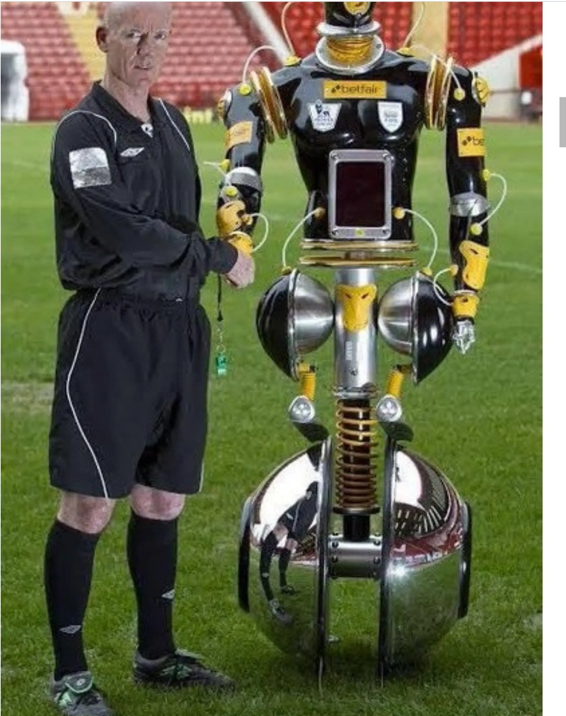 CHELSEA TO EXPERIENCE THE USE OF ROBOT REFEREE AT THE CLUB WORLD CUP