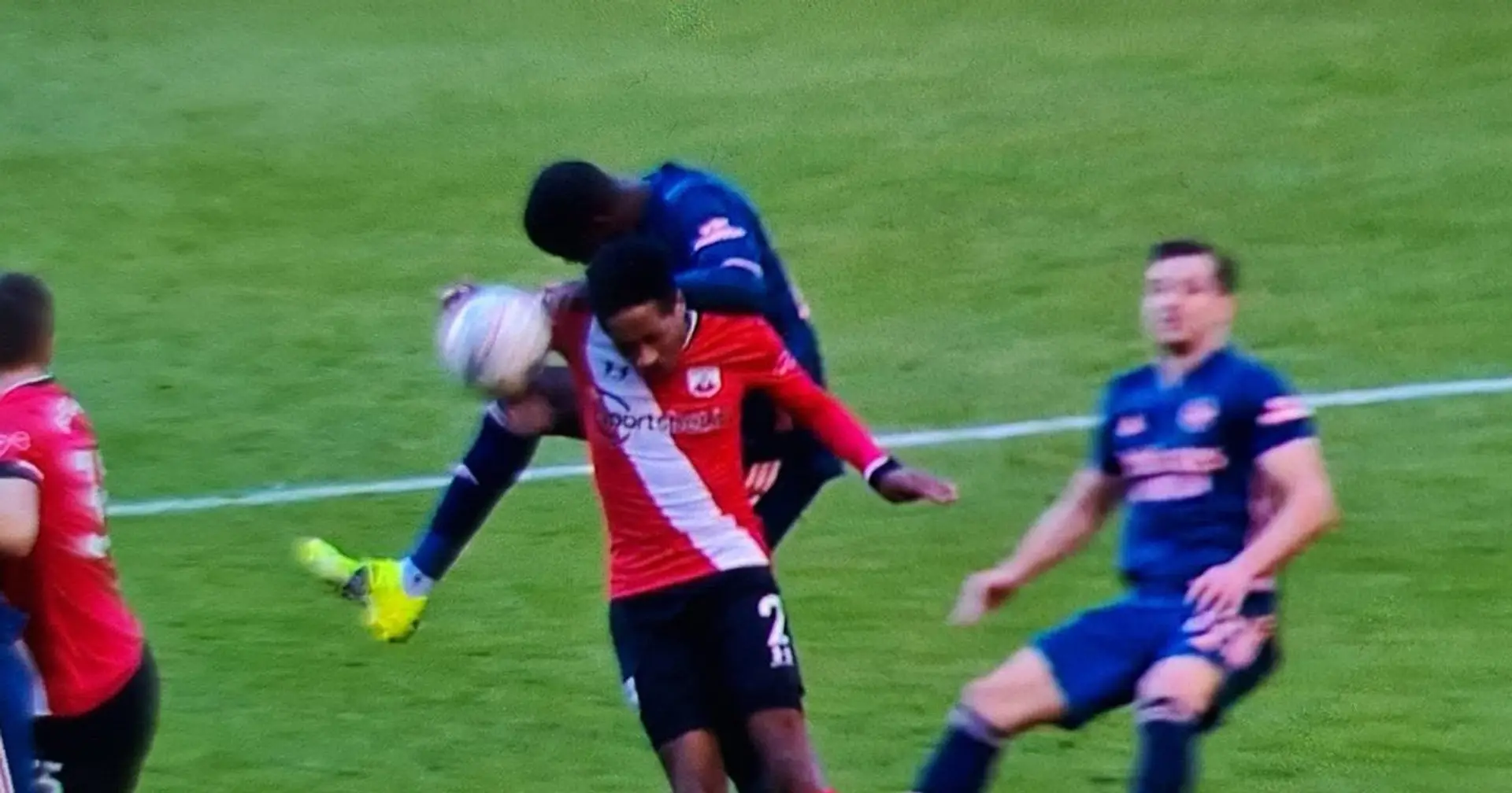 Robbed? 2 images proving Arsenal should have been given a penalty for Walker-Peters' handball