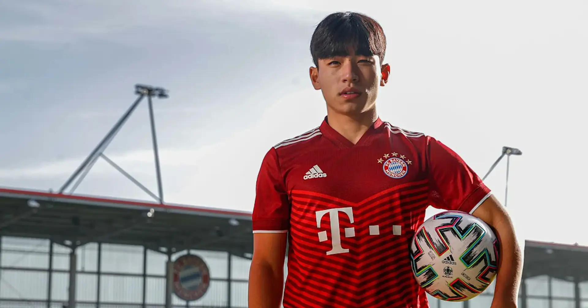 FC Bayern hat koreanischen Mittelfeldspieler Hyun-ju Lee leihweise verpflichtet - OFFIZIELL