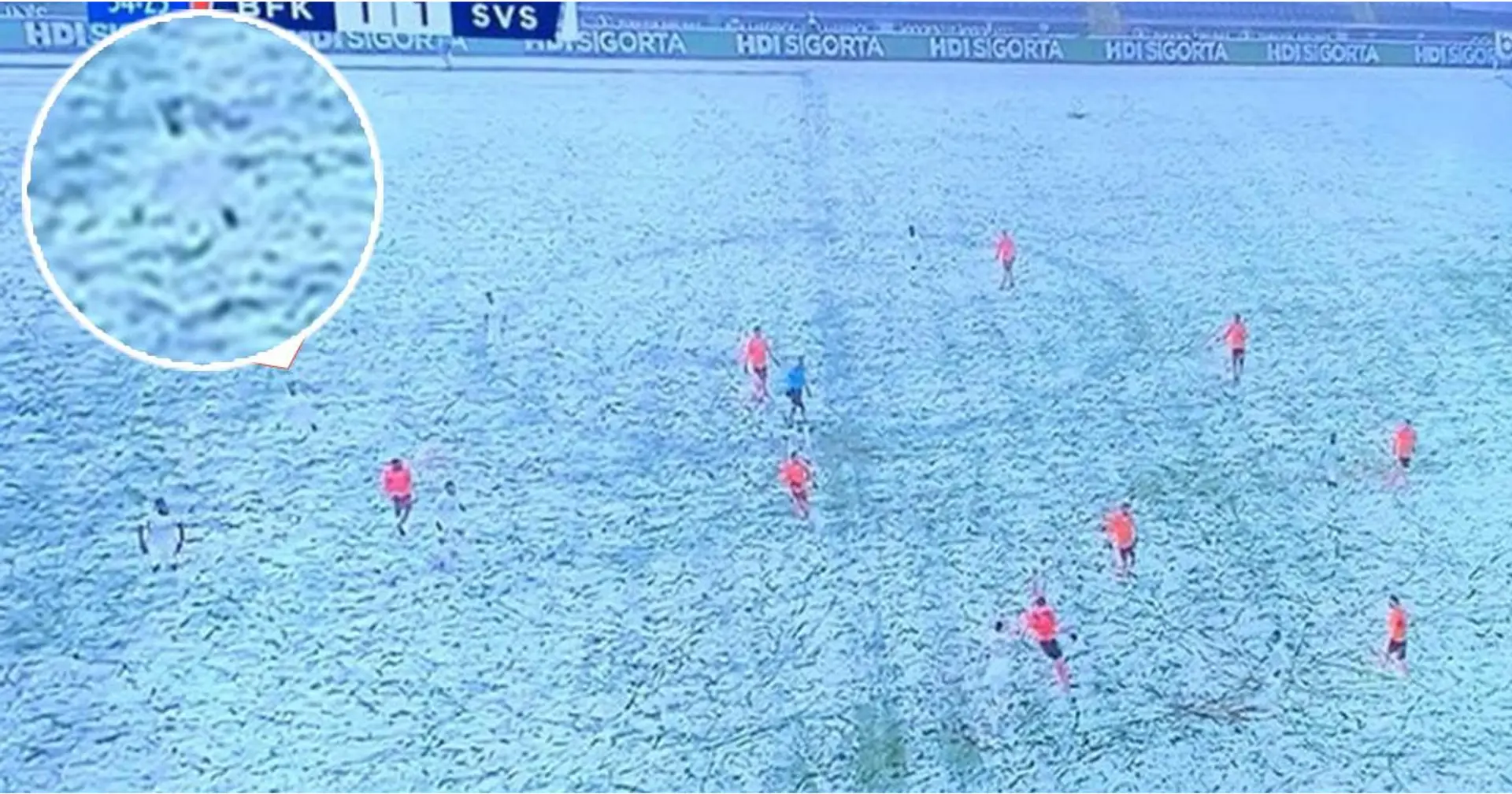 La squadra turca indossa kit bianchi in una giornata di neve, i giocatori scompaiono letteralmente