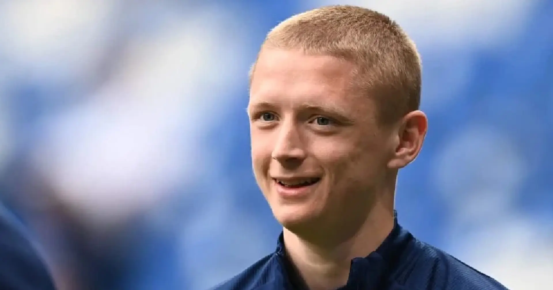 Russian midfielder dreams of playing for Man United & 2 more latest under-radar stories today