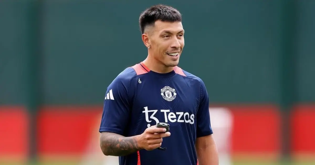 Lisandro Martinez sends message to Man United fans after returning to  training - Football | Tribuna.com
