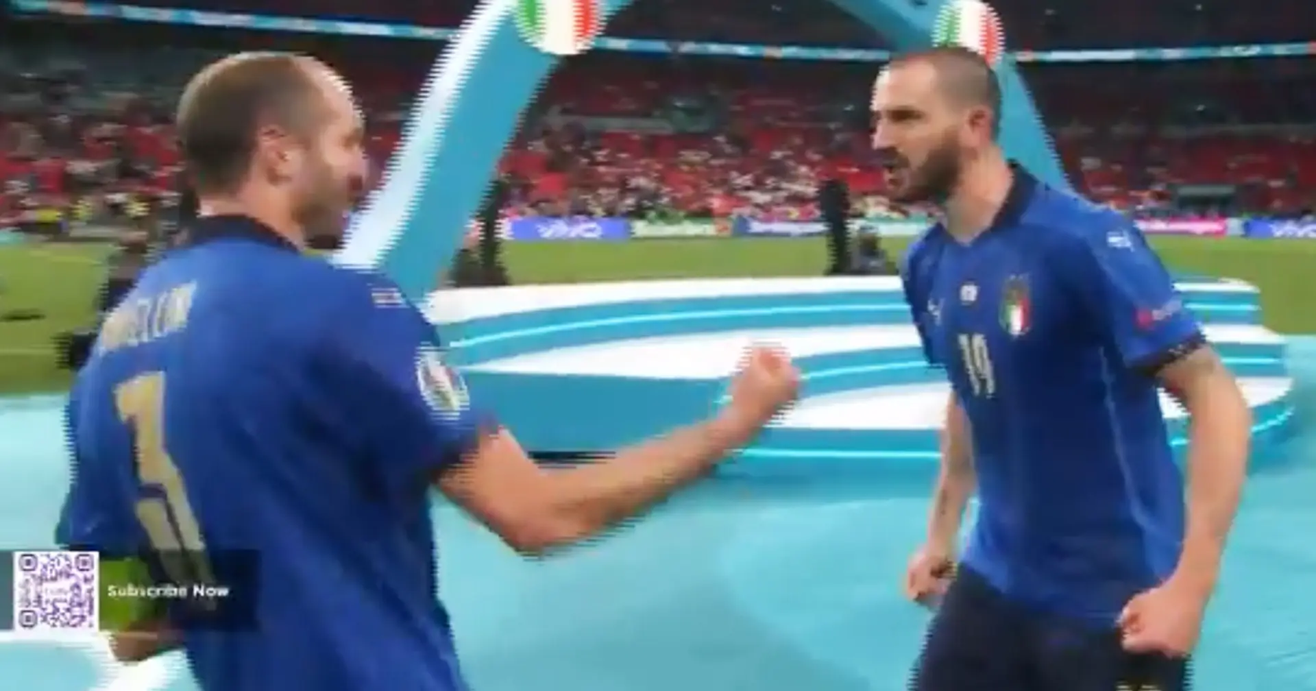 Vor der Kamera gefangen: Bonucci und Chiellini führen nach dem Sieg vs. England einen ungewöhnlichen Tanz auf
