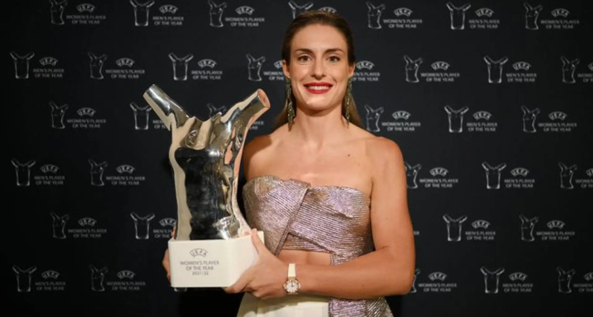 OFFICIAL: Alexia Putellas wins UEFA Women's Player of the Year 