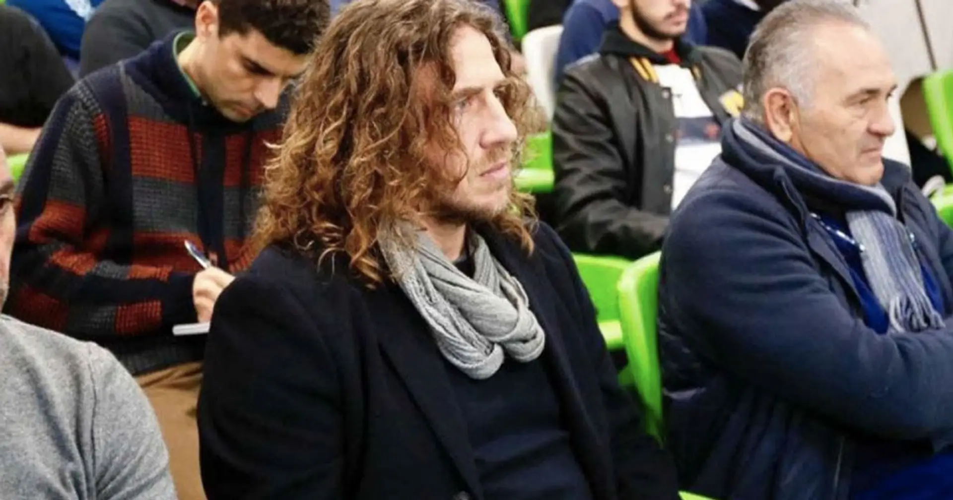 How many players of Carles Puyol's agency play for Barcelona?