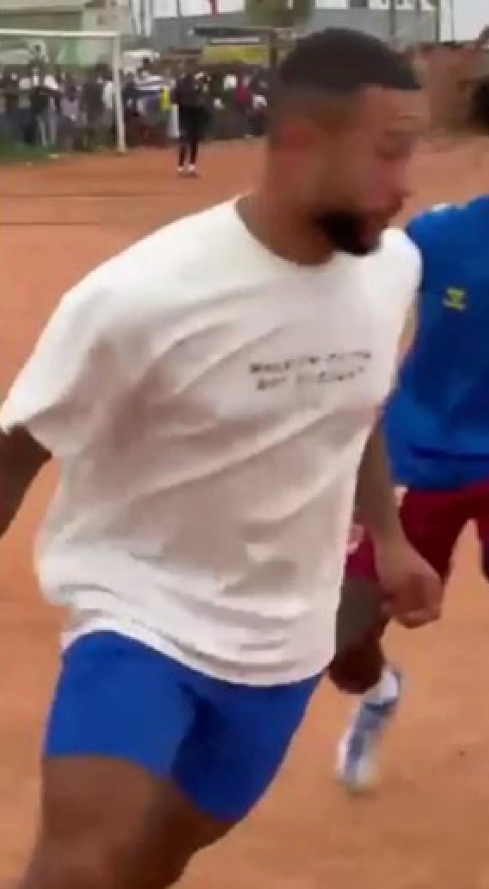 e5b5b081 4b24 499c a93f c33be2f28758?width=1920&quality=75 Memphis Depay spotted playing street football in Ghana