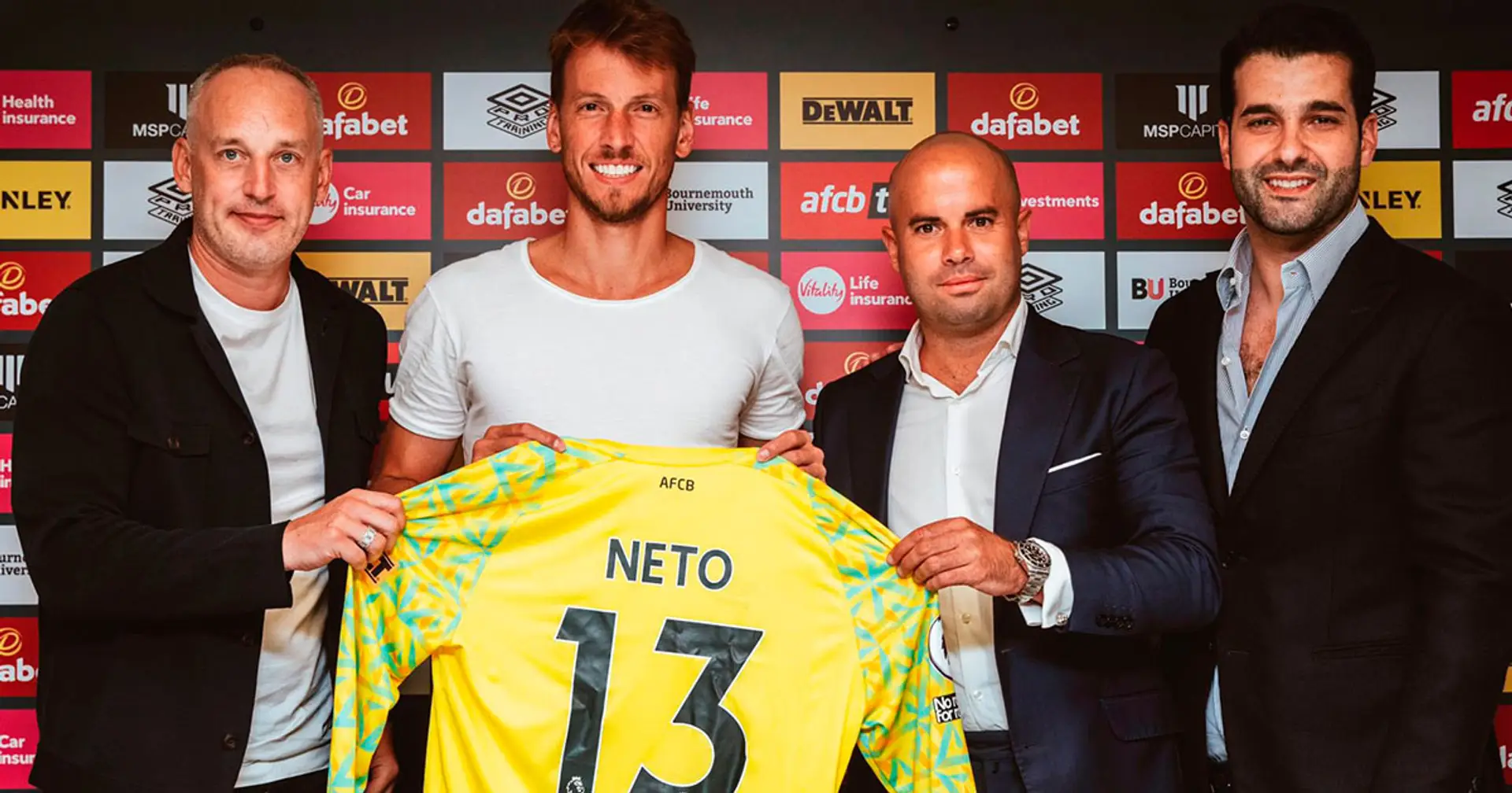 Official: Neto leaves Barcelona