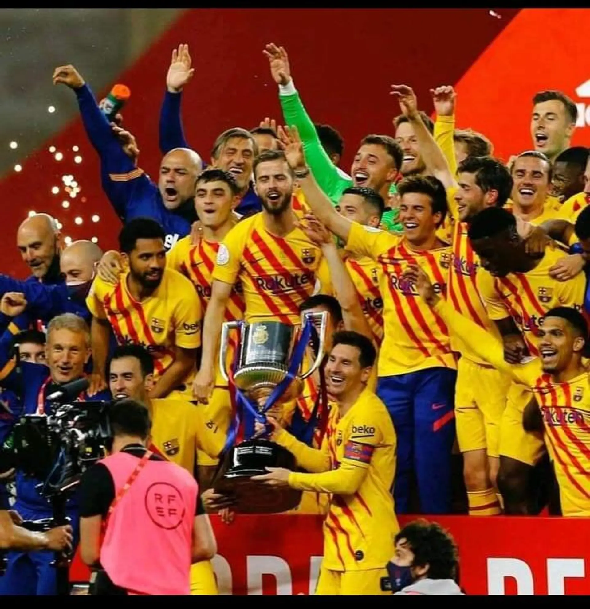 BARCELONA: The No Giving Up Team